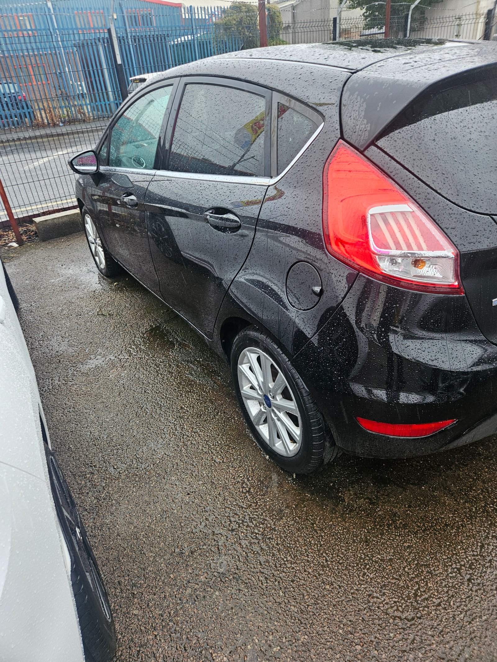 2016 Ford fiesta  titanium – photo 3