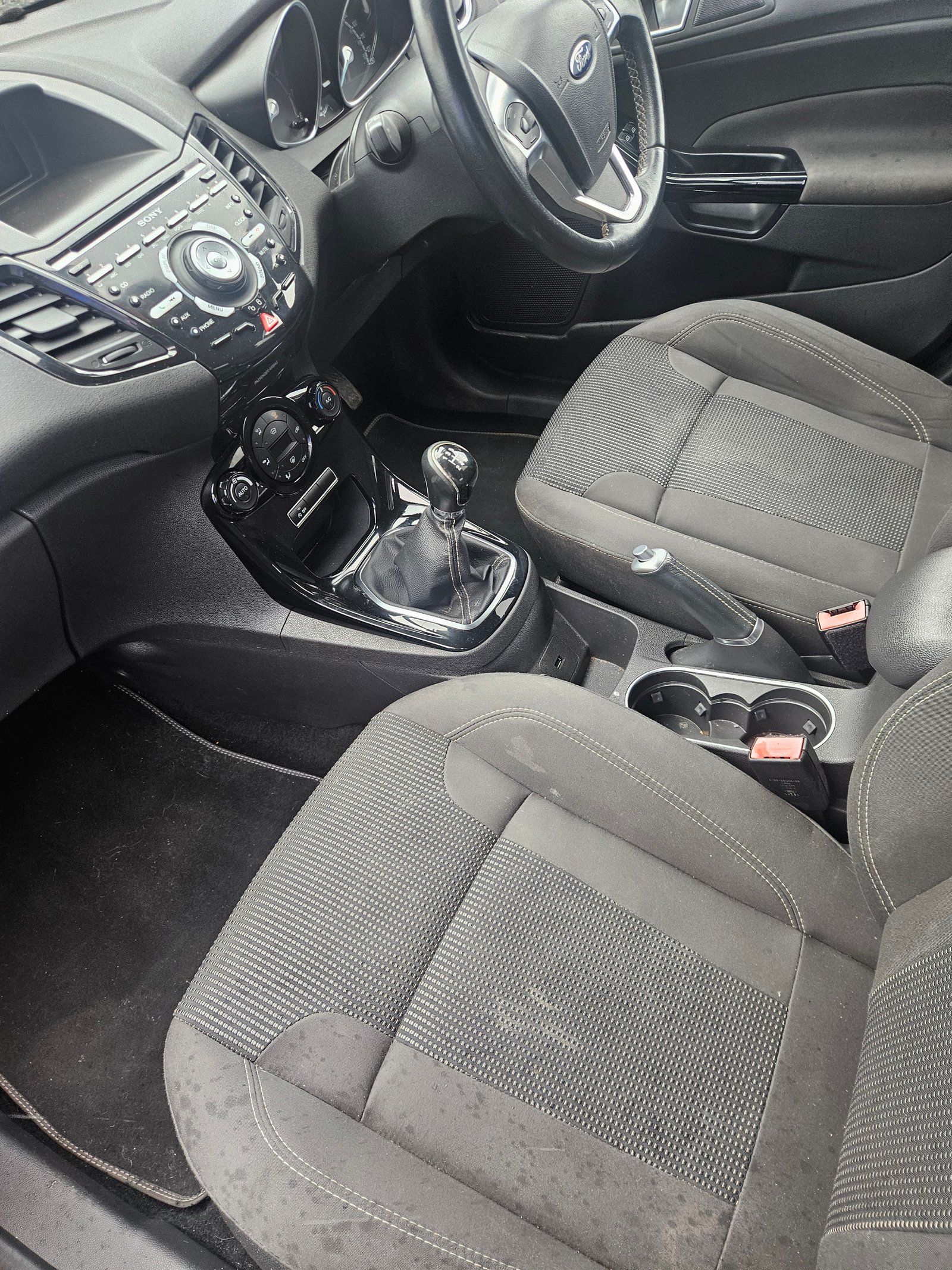 2016 Ford fiesta  titanium – photo 5
