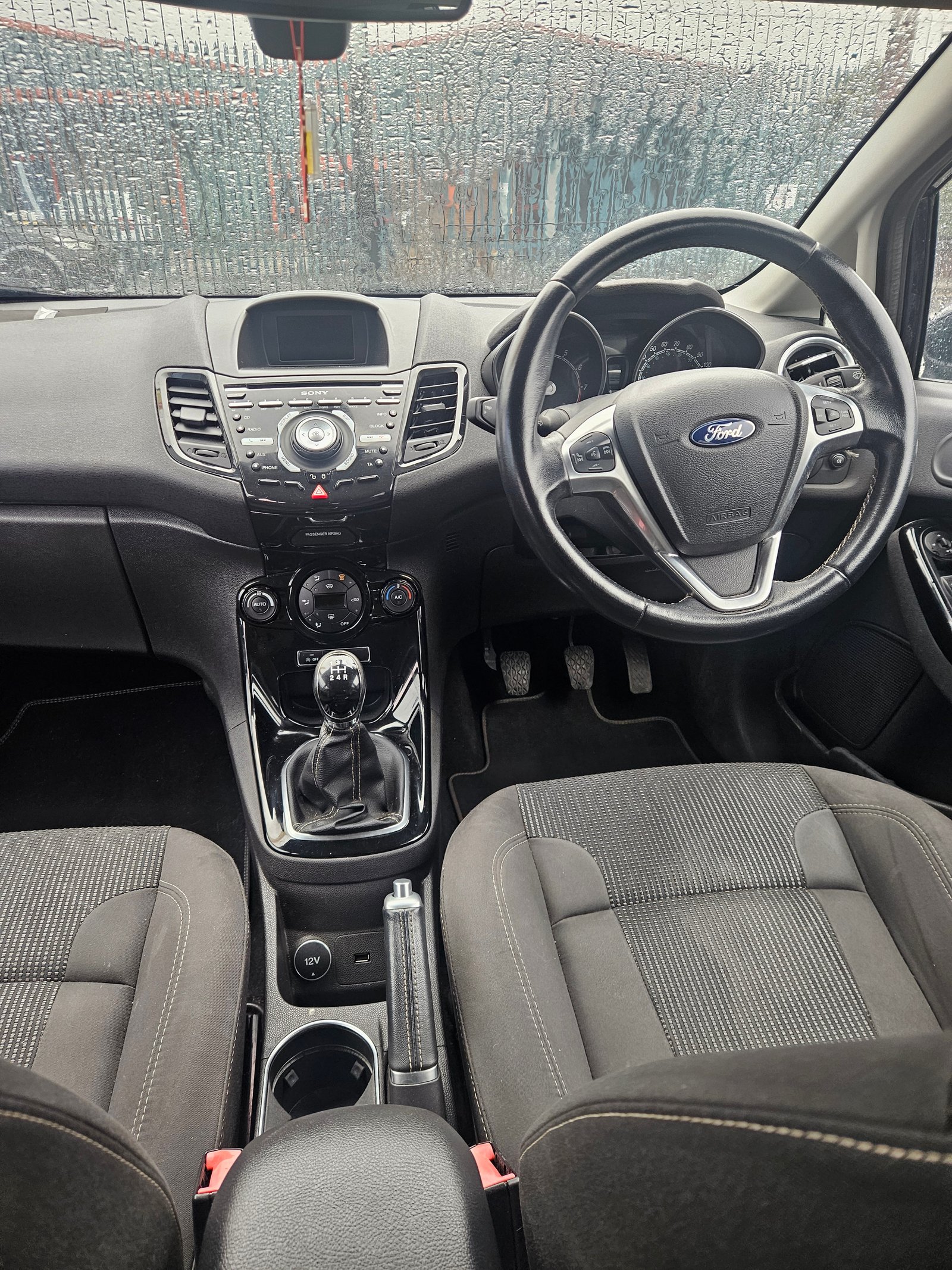 2016 Ford fiesta  titanium – photo 7